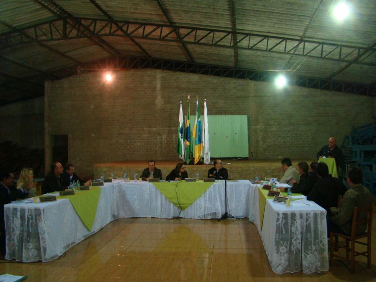 Moradores do Bairro Cristo Rei prestigiam sessão itinerante da Câmara Municipal de Laranjeiras do Sul