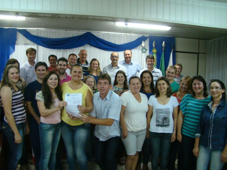 Durante sessão extraordinária vereadores autorizam prefeitura contratar professores de Educação física através de PSS